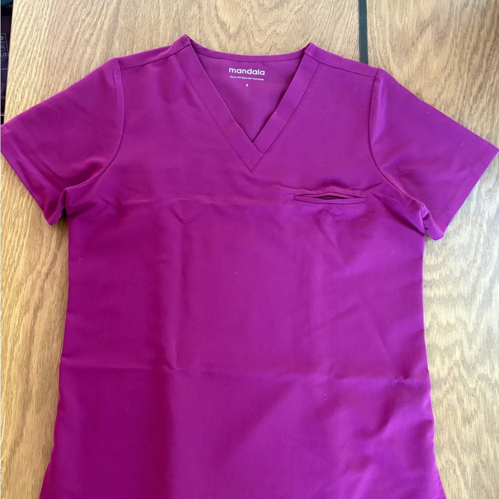Mandala Women's V-Neck Scrub Top- Magenta